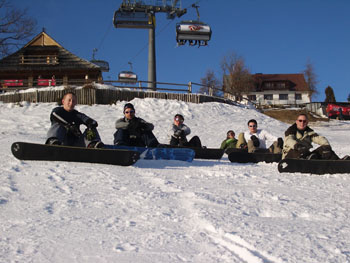 Some SW snowboarding guests chilling on the slopes at Szymoszkowa